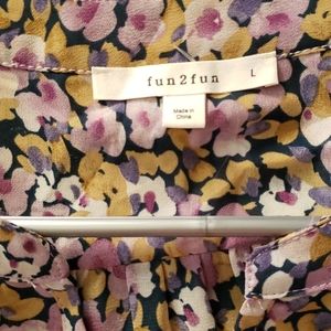 Sleeveless blouse, capri pants